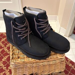 UGG M Harkley Waterproof men’s Boot, New in Box